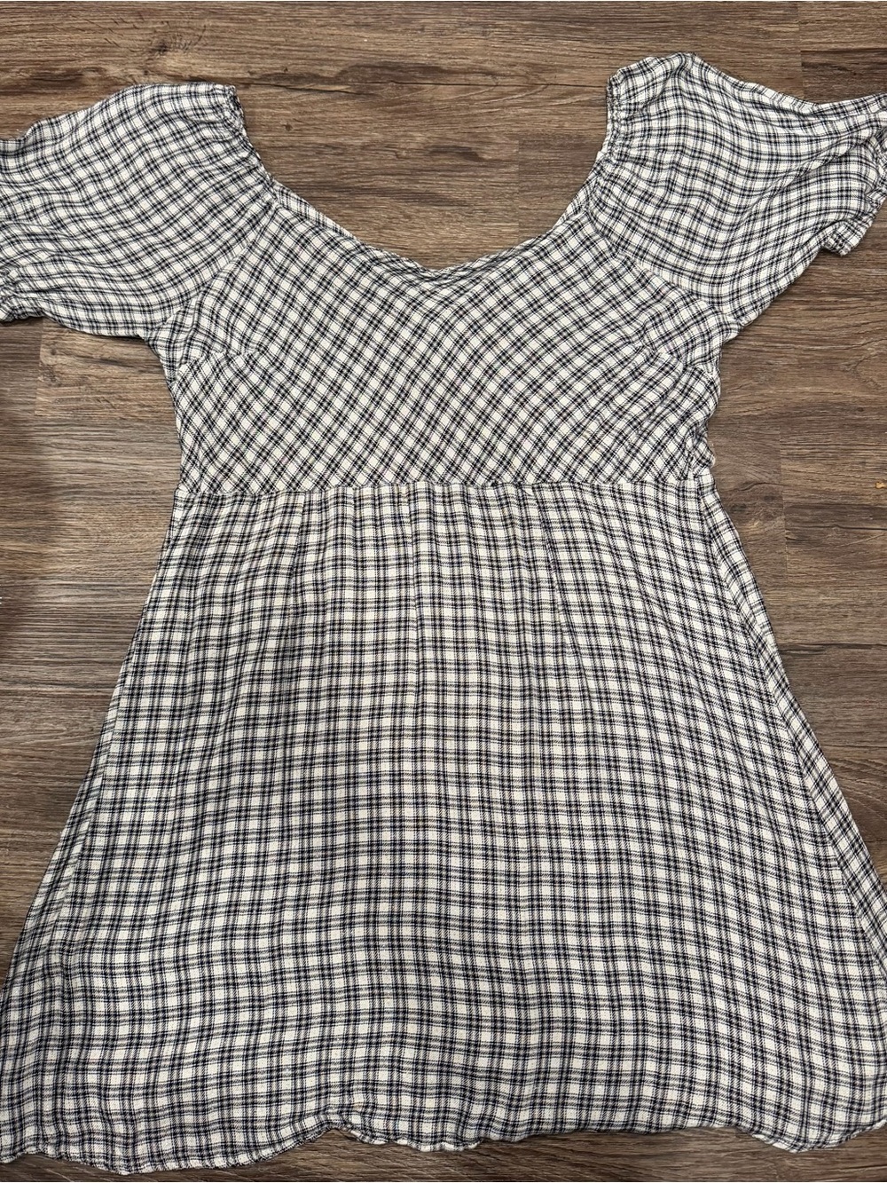 A Beautiful Soul/Arula Plaid Short Sleeve Babydoll Dress in Black/white size B